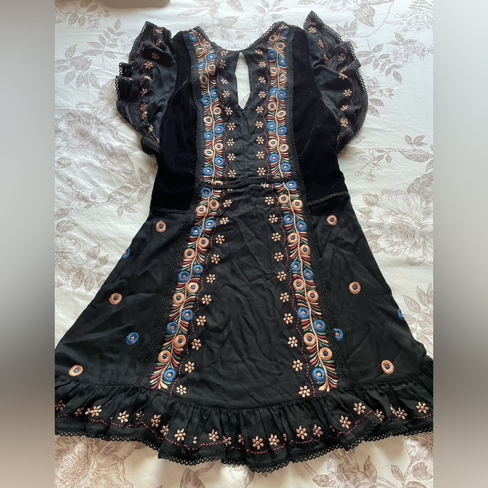 Anthropologie Love Sam Desiree Black Embroidered Keyhole Mini Dress Small Boho